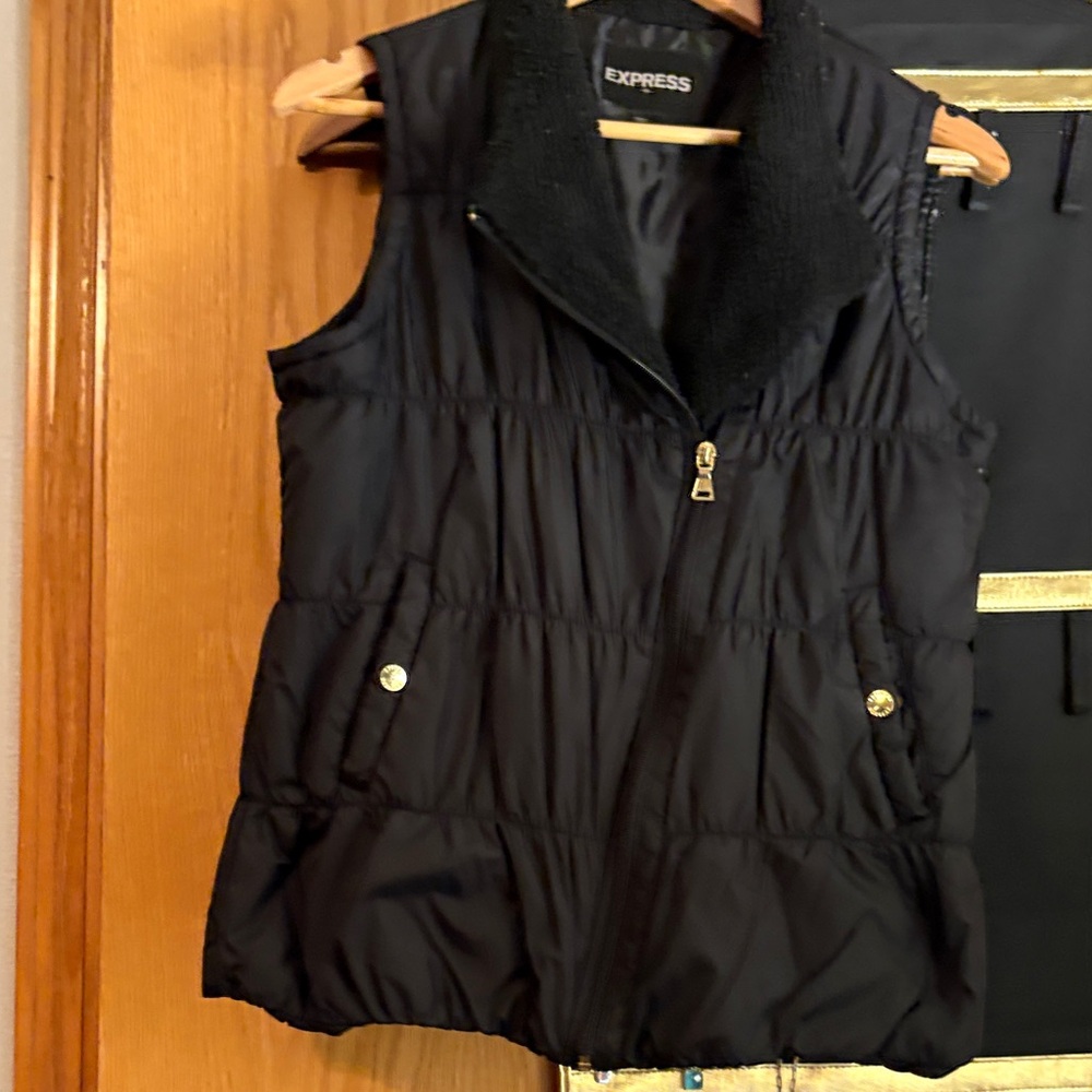 Express Women's Black Quilted Vest
